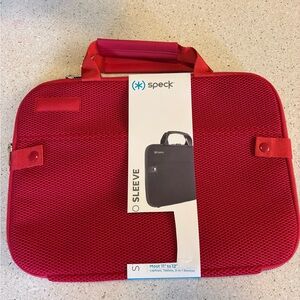 Speck, laptop or iPad carry case or protection sleeve, NWT